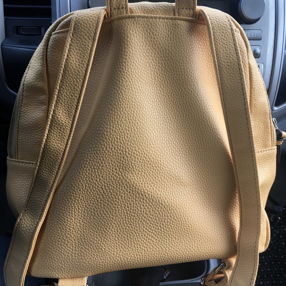 Tahari backpack - Picture 2 of 5